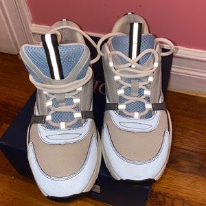 100% authentic, Dior white blue worn twice.